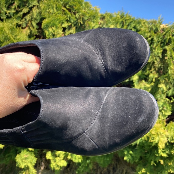 Clarks Ankle Slip On Boot Heeled Black Leather Women’s Size 9 - Picture 5 of 10